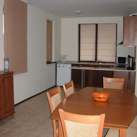 Velika Garden Villas Lozenets