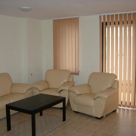Velika Garden Villas 洛泽内茨